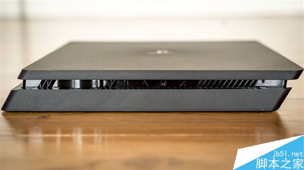 索尼全新PS4 Slim主机图赏解析:体积缩小