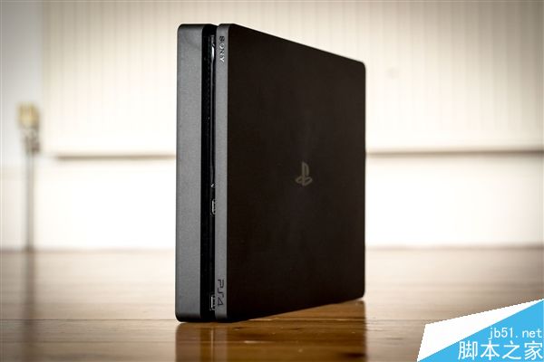 索尼全新PS4 Slim主机图赏解析:体积缩小