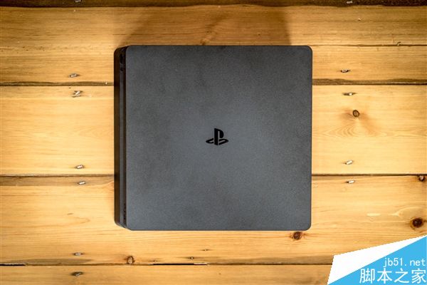 索尼全新PS4 Slim主机图赏解析:体积缩小