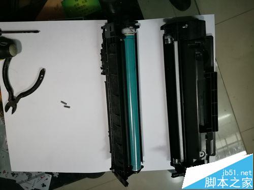 hp400打印机加什么粉? 惠普打印机硒鼓加碳粉的教程