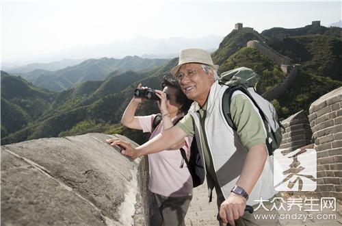 出去旅游穿什么鞋好呢？