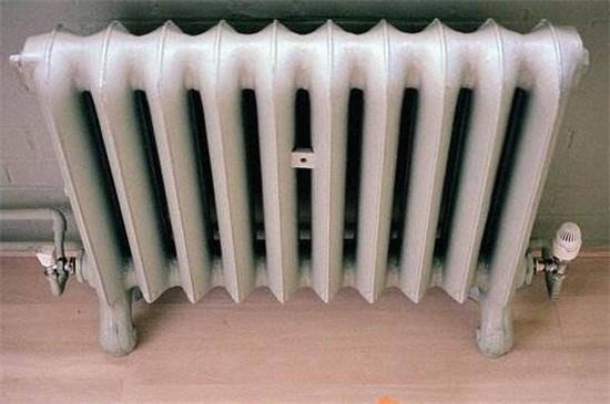 开暖气室内温度是多少
